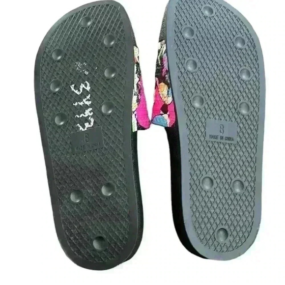 Adidas Originals Adilette Pride RM Slides Size 8 main image 4